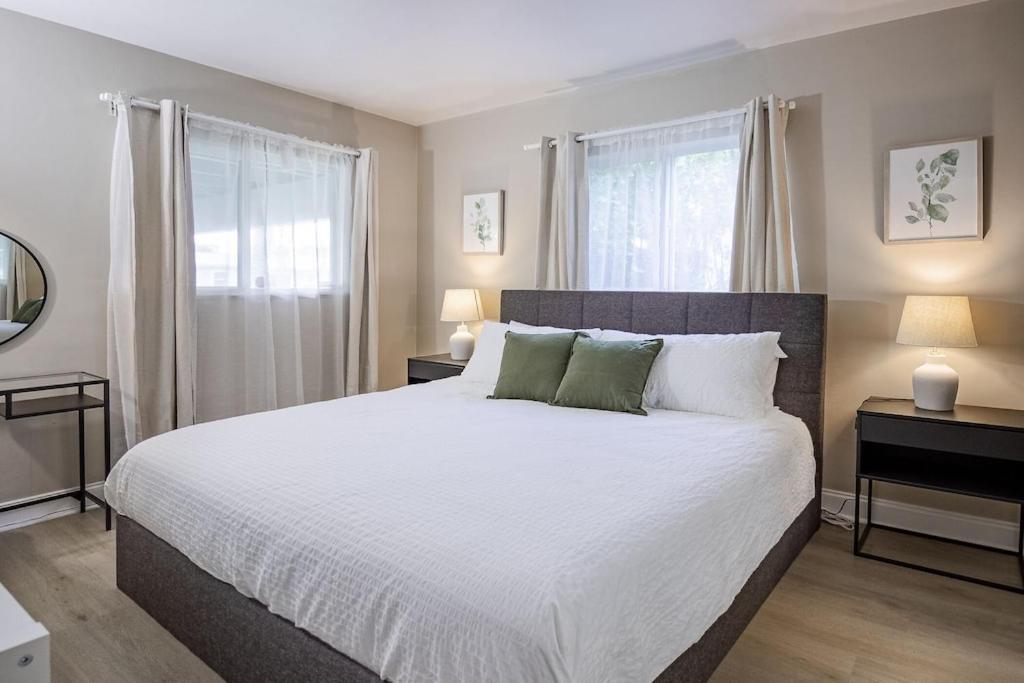 Oakland Oasis, Heated Pool, 2 King Beds, Game Room, 2.5 Miles Holiday home *