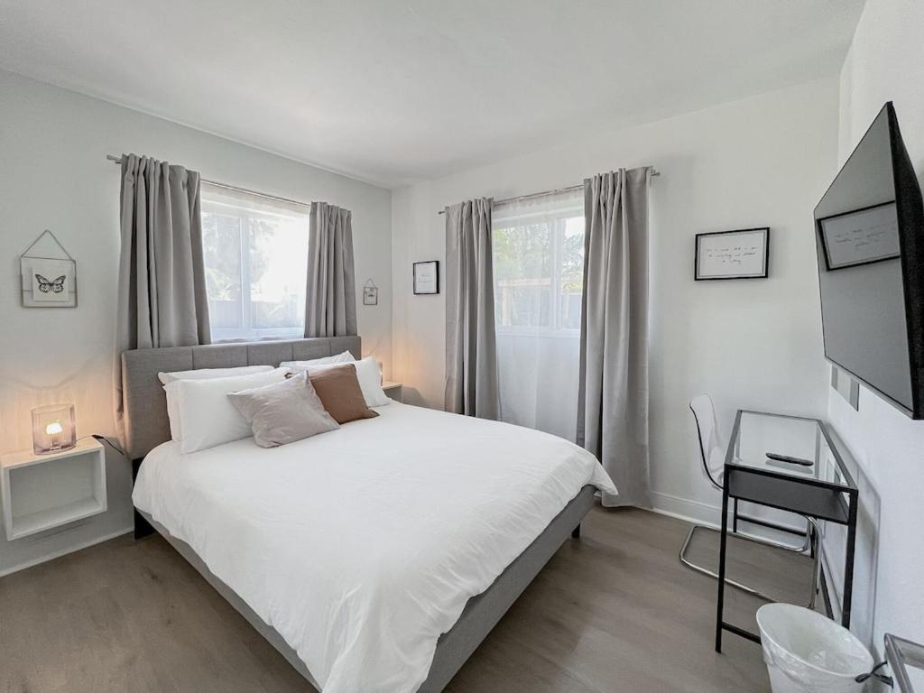 Oakland Oasis, Heated Pool, 2 King Beds, Game Room, 2.5 Miles * Fort Lauderdale
