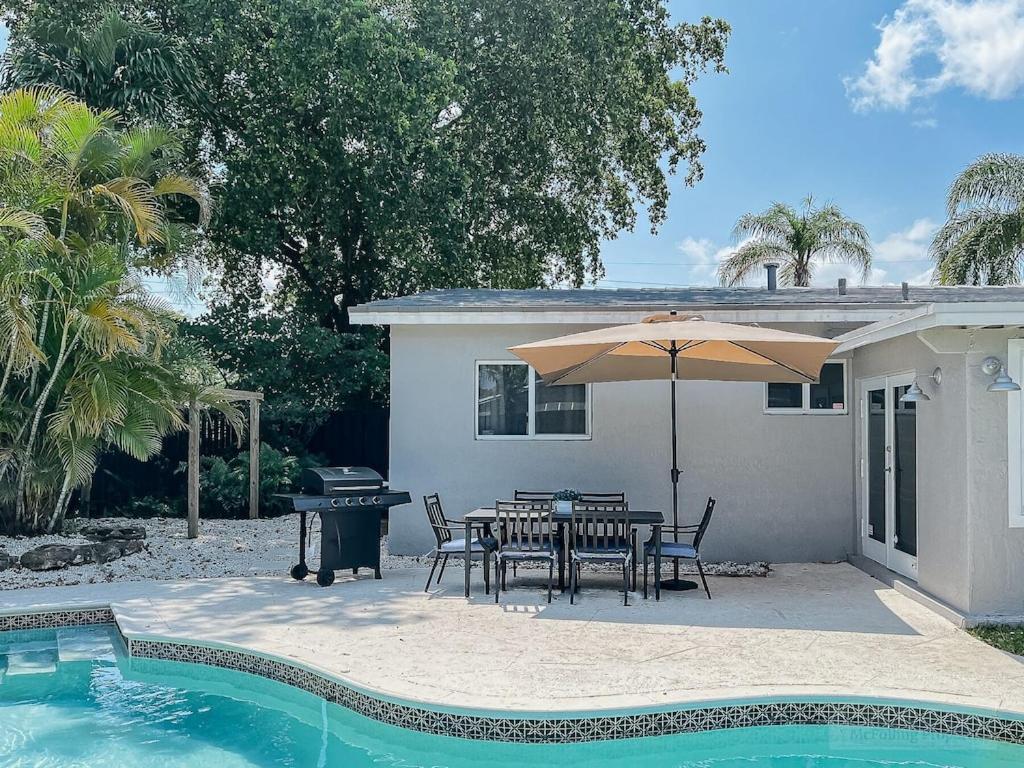 Oakland Oasis, Heated Pool, 2 King Beds, Game Room, 2.5 Miles * Fort Lauderdale