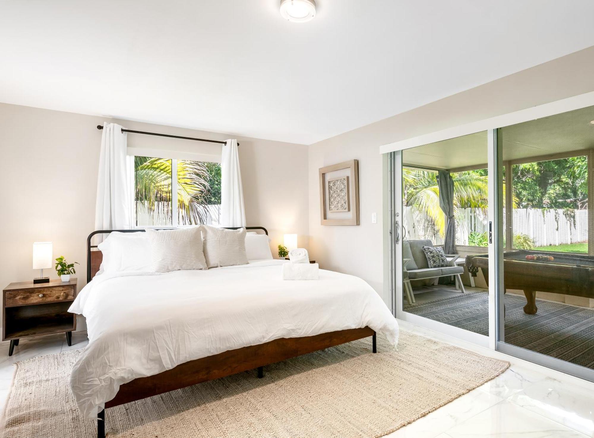 Modern Near Wilton Drive I Pool Table Fort Lauderdale