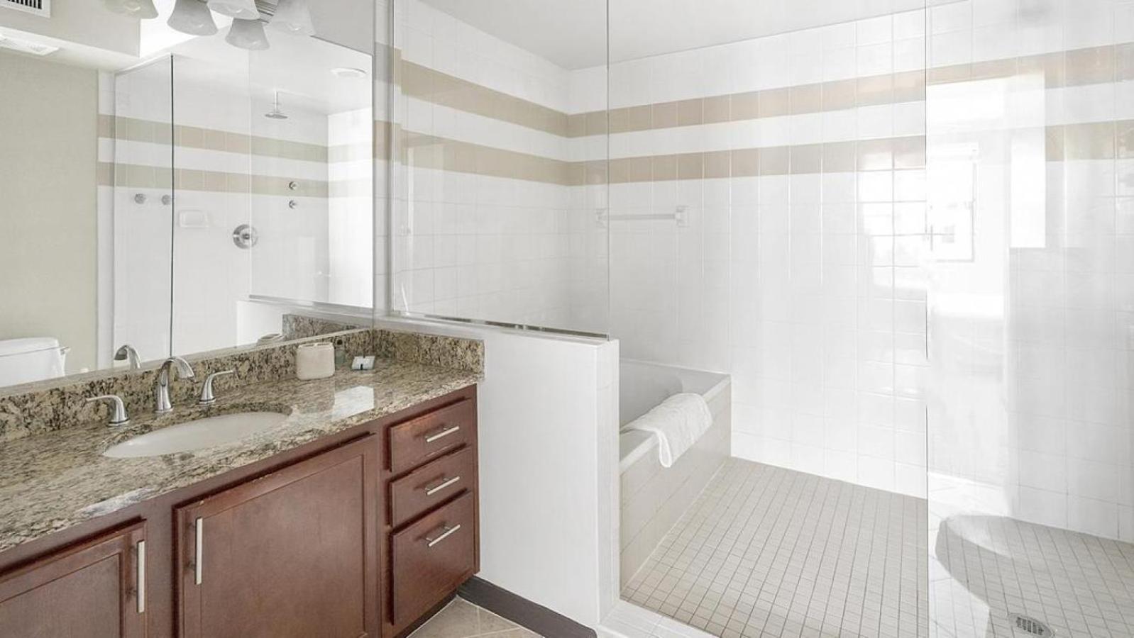 Apartment Landing Modern With Amazing Amenities *