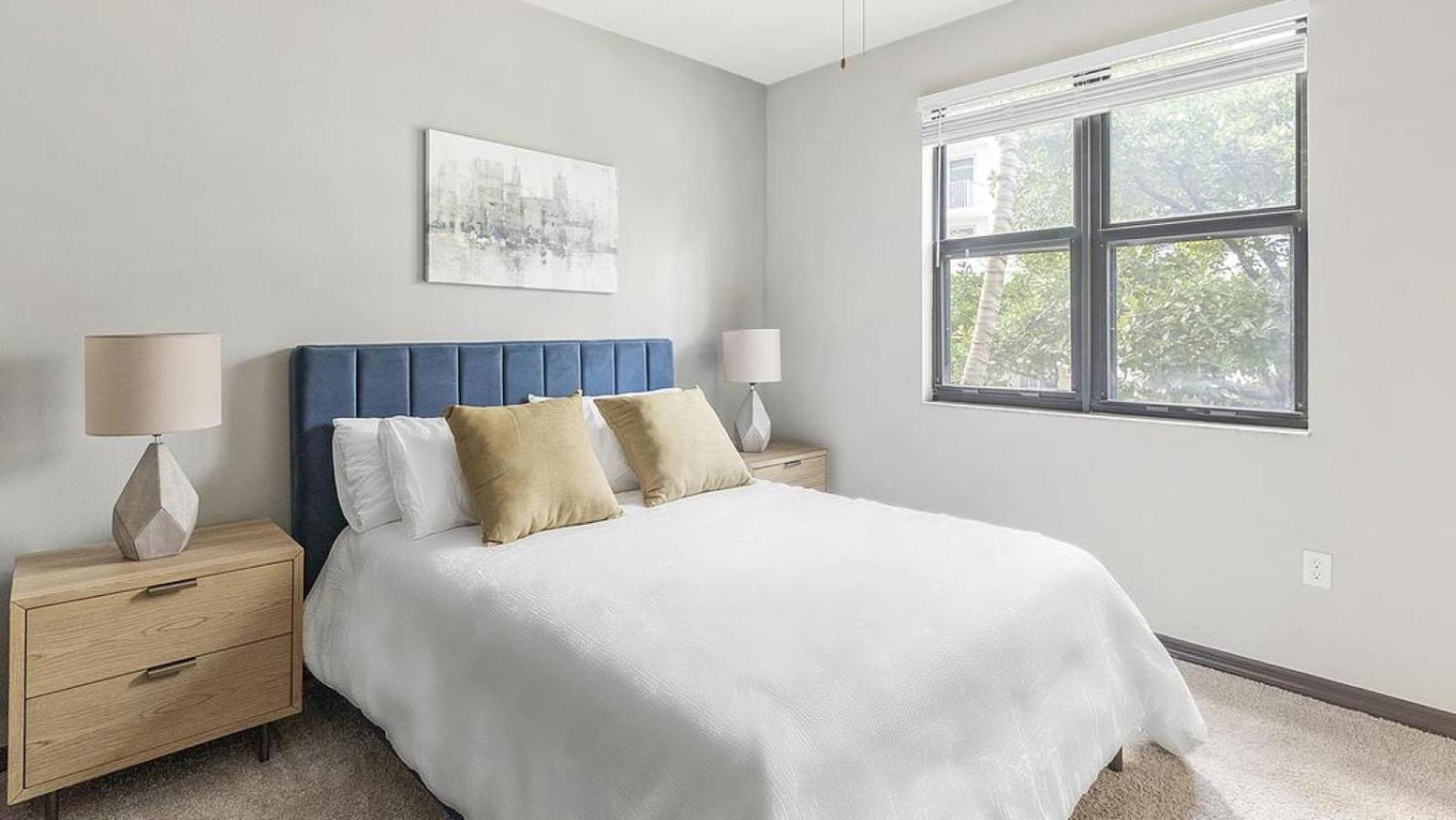 Landing Modern With Amazing Amenities