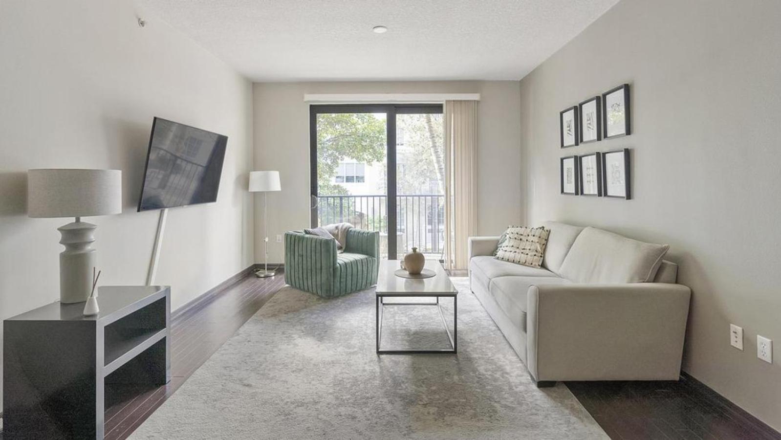 Landing Modern With Amazing Amenities