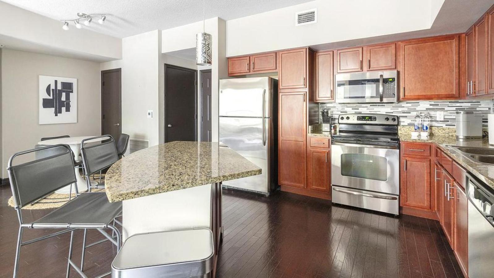 Landing Modern With Amazing Amenities Apartment *
