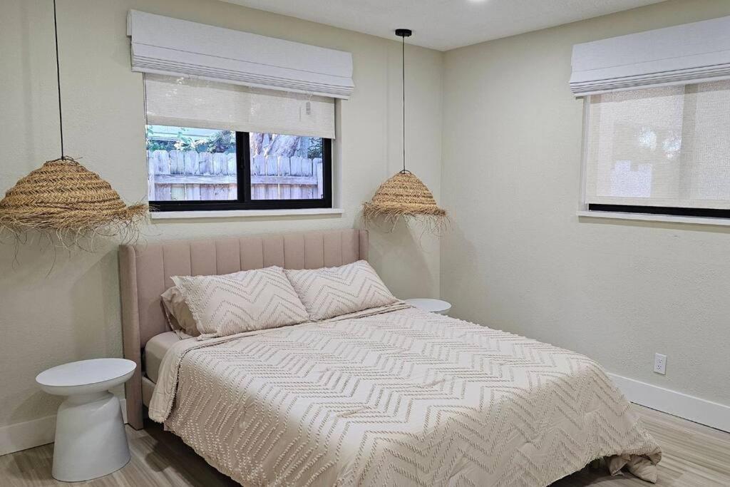 New - Tranquil Bliss Near Beach, Modern 3br Retreat Fort Lauderdale