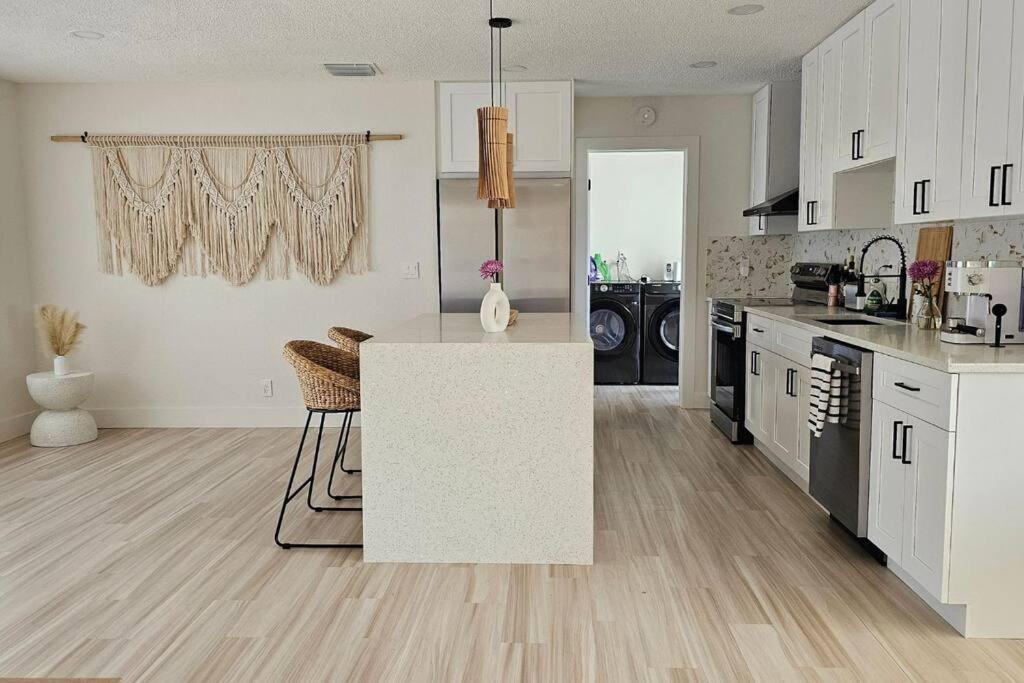 Villa New - Tranquil Bliss Near Beach, Modern 3br Retreat Fort Lauderdale