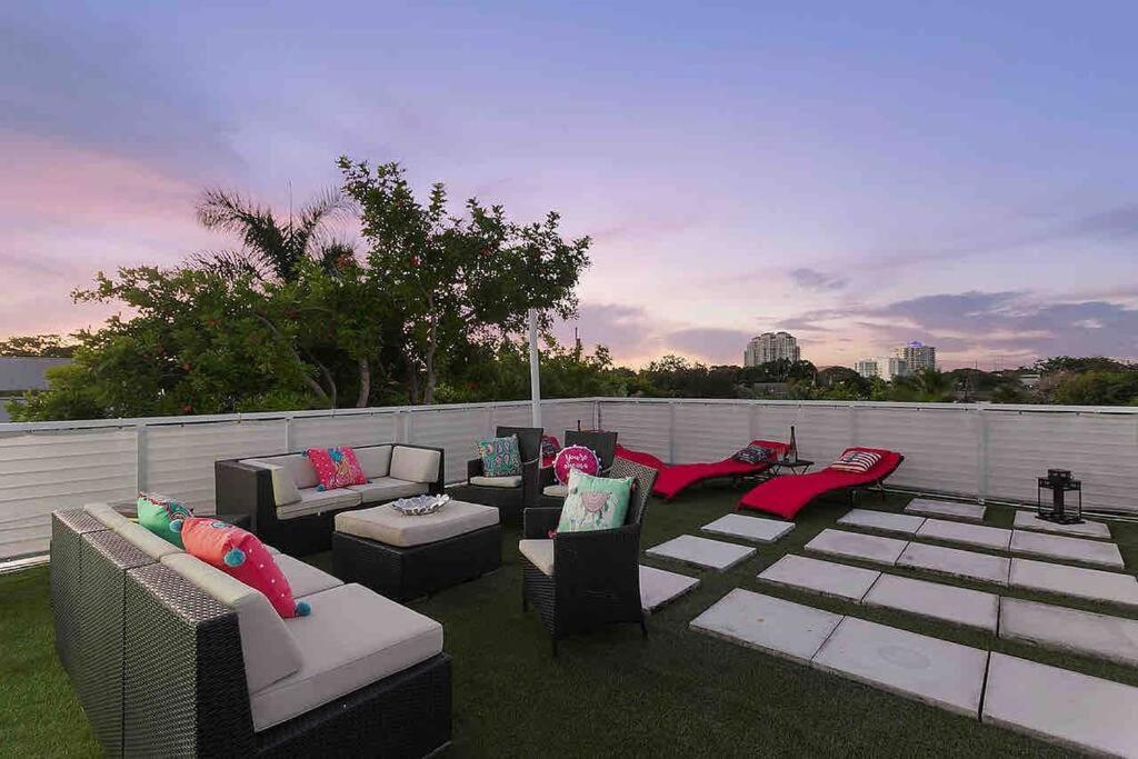Monroe Mansion * Fort Lauderdale