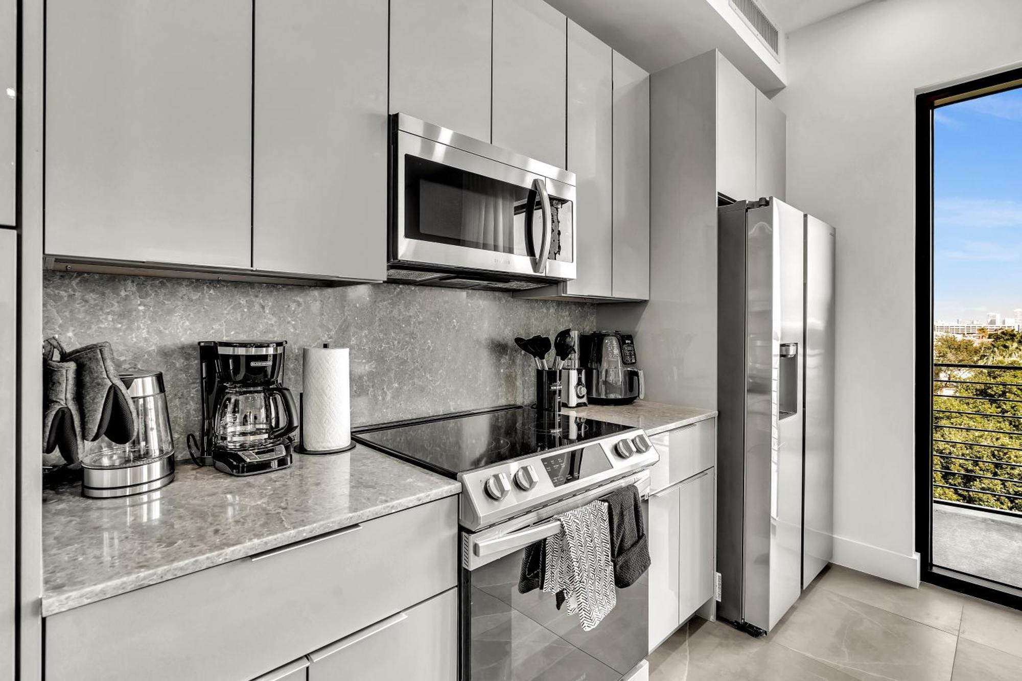 Ocean Wave Deluxe Brand New Apartment