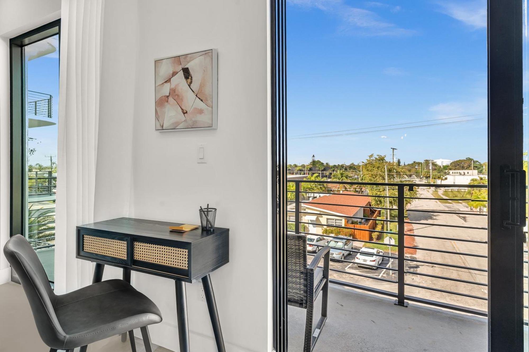Ocean Wave Deluxe Brand New Apartment Fort Lauderdale