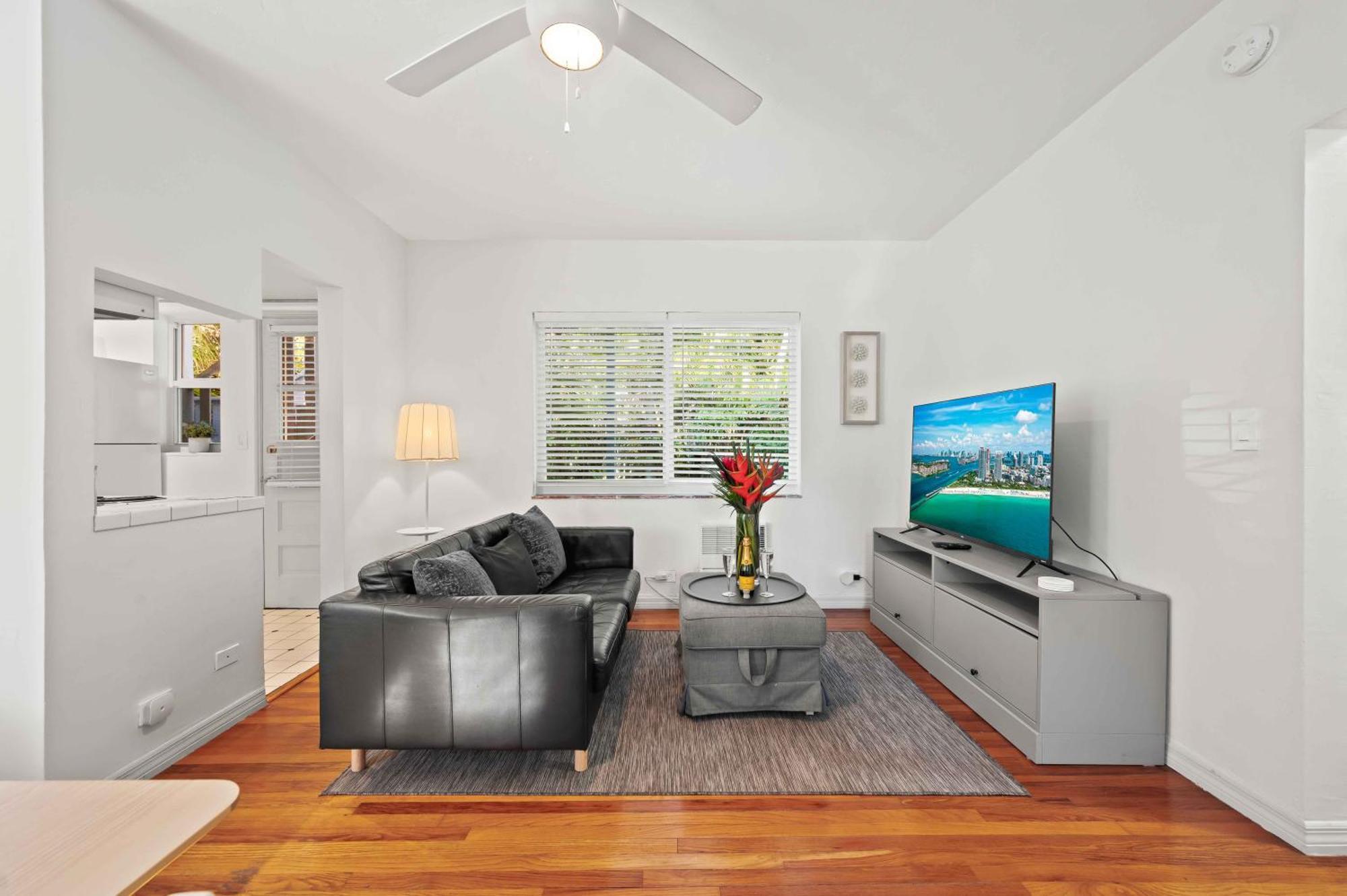 By The Lush Patio W Bbq Queen Bed Breakers Key Two H0mes Fort Lauderdale
