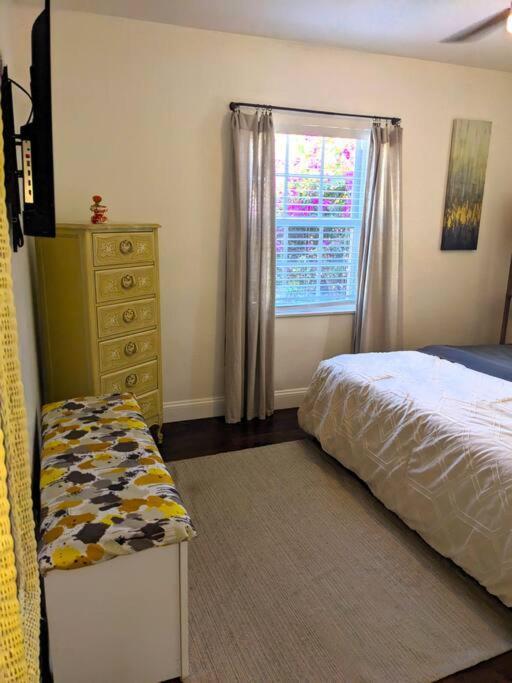 The Ave House- Private Oasis Retreat W/heated Pool *