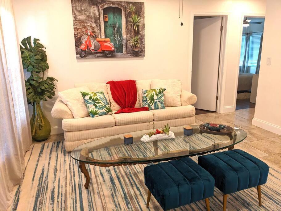 The Ave House- Private Oasis Retreat W/heated Pool