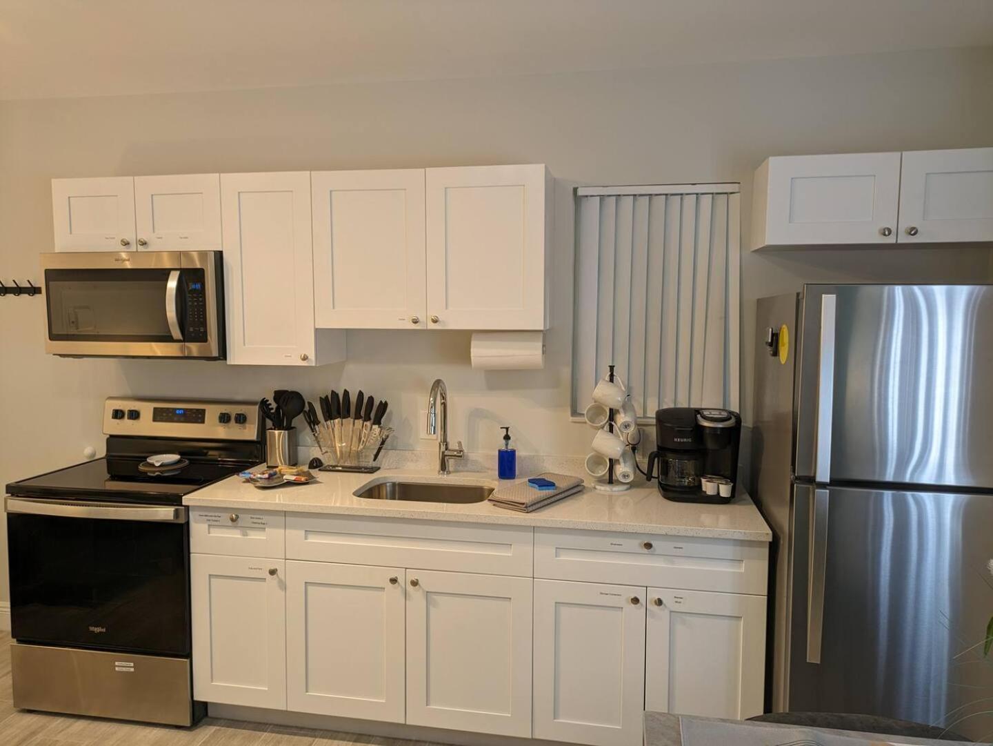 Cozy Fun-size Getaway + Pool&spa 5 Mins To *