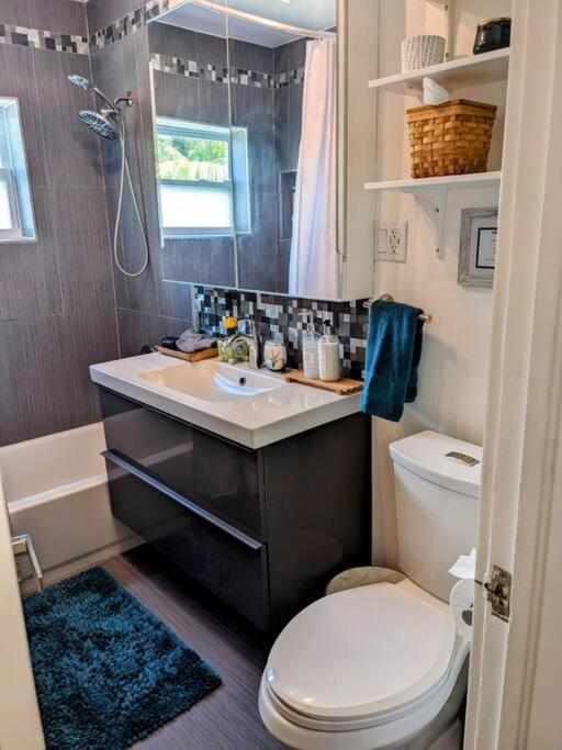 The Ave House- Private Oasis Retreat W/heated Pool * Fort Lauderdale