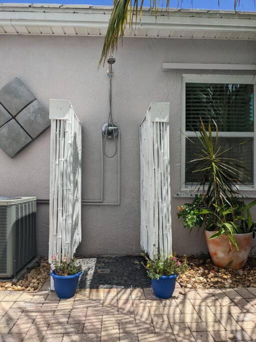 The Ave House- Private Oasis Retreat W/heated Pool Holiday home Fort Lauderdale