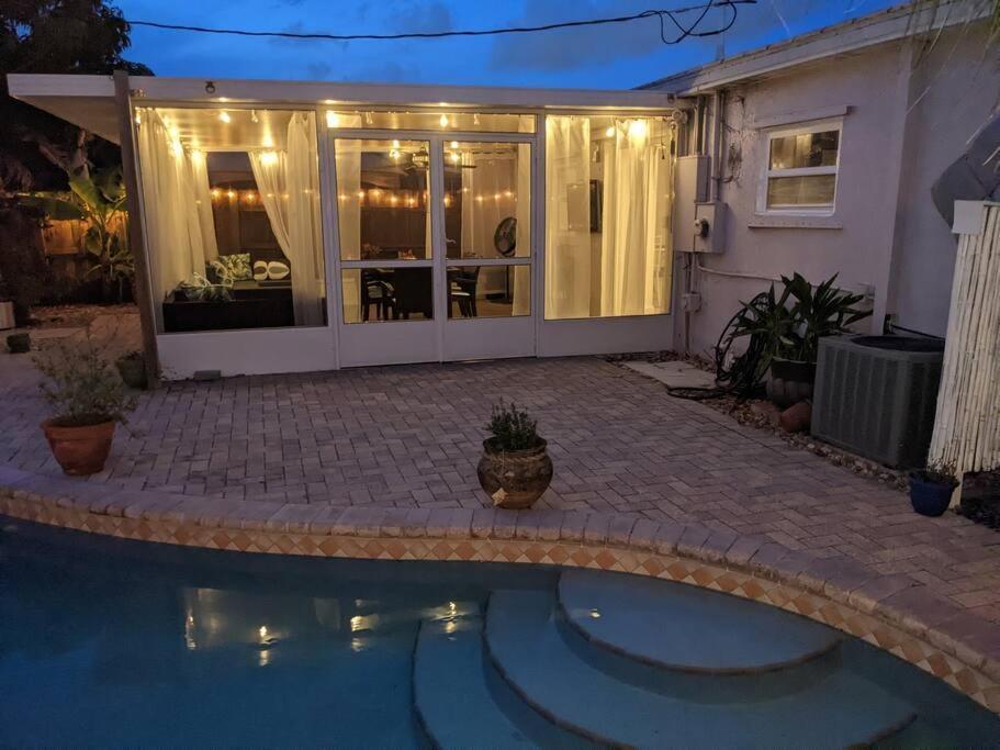 The Ave House- Private Oasis Retreat W/heated Pool Fort Lauderdale