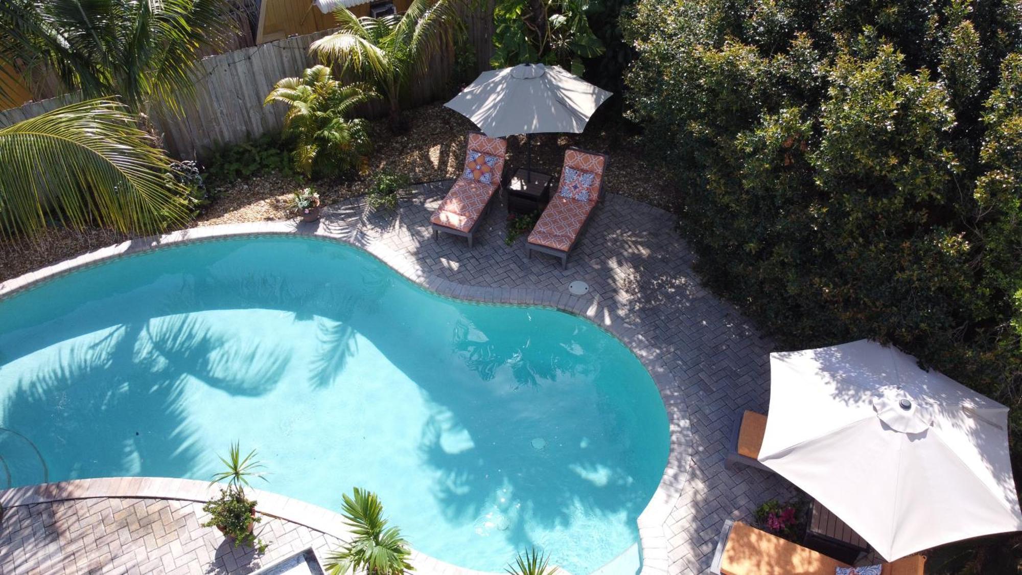 The Ave House- Private Oasis Retreat W/heated Pool Holiday home Fort Lauderdale