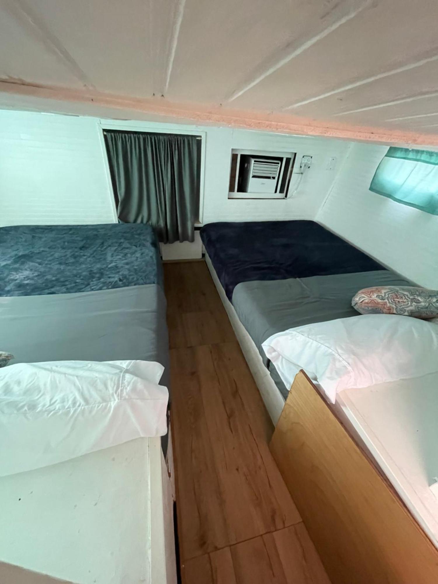 Updated Houseboat On The River!