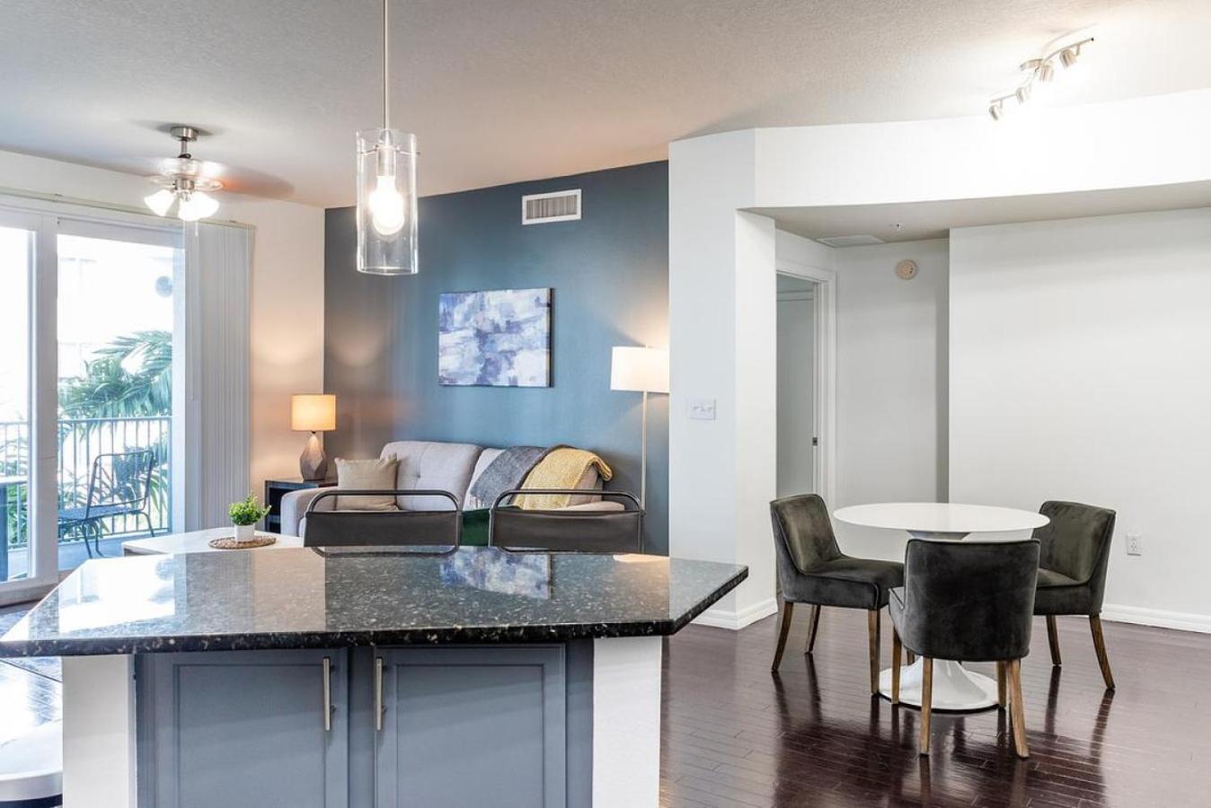 Landing Modern With Amazing Amenities Apartment Fort Lauderdale