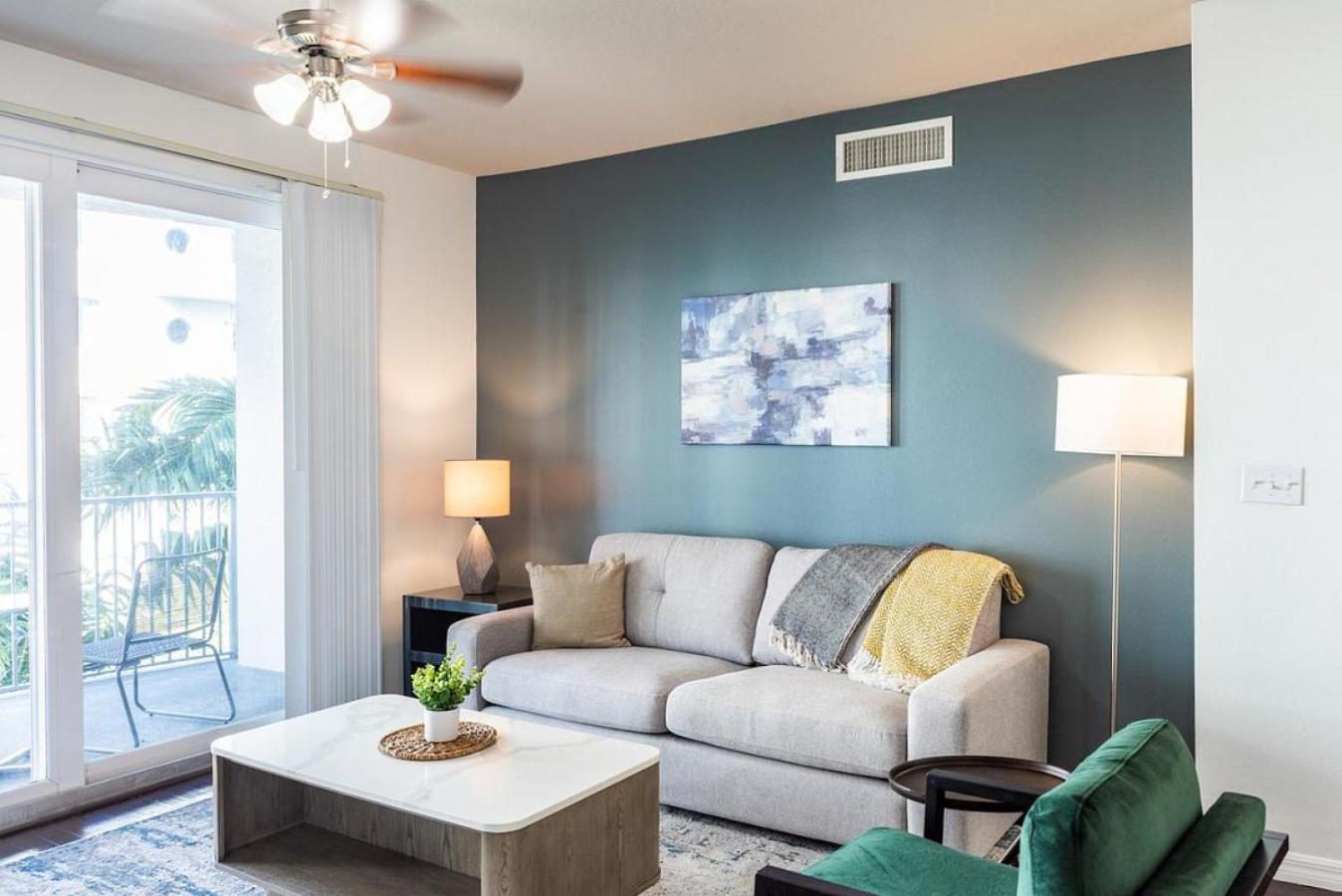Landing Modern With Amazing Amenities Apartment