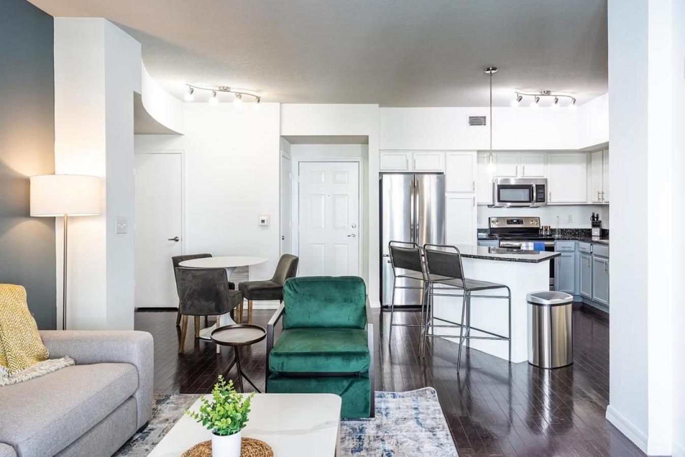 Apartment Landing Modern With Amazing Amenities Fort Lauderdale