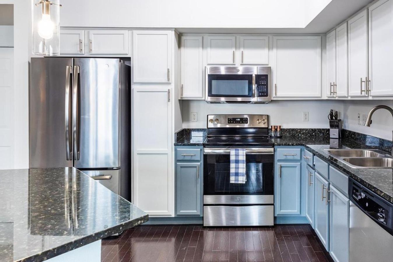 Apartment Landing Modern With Amazing Amenities
