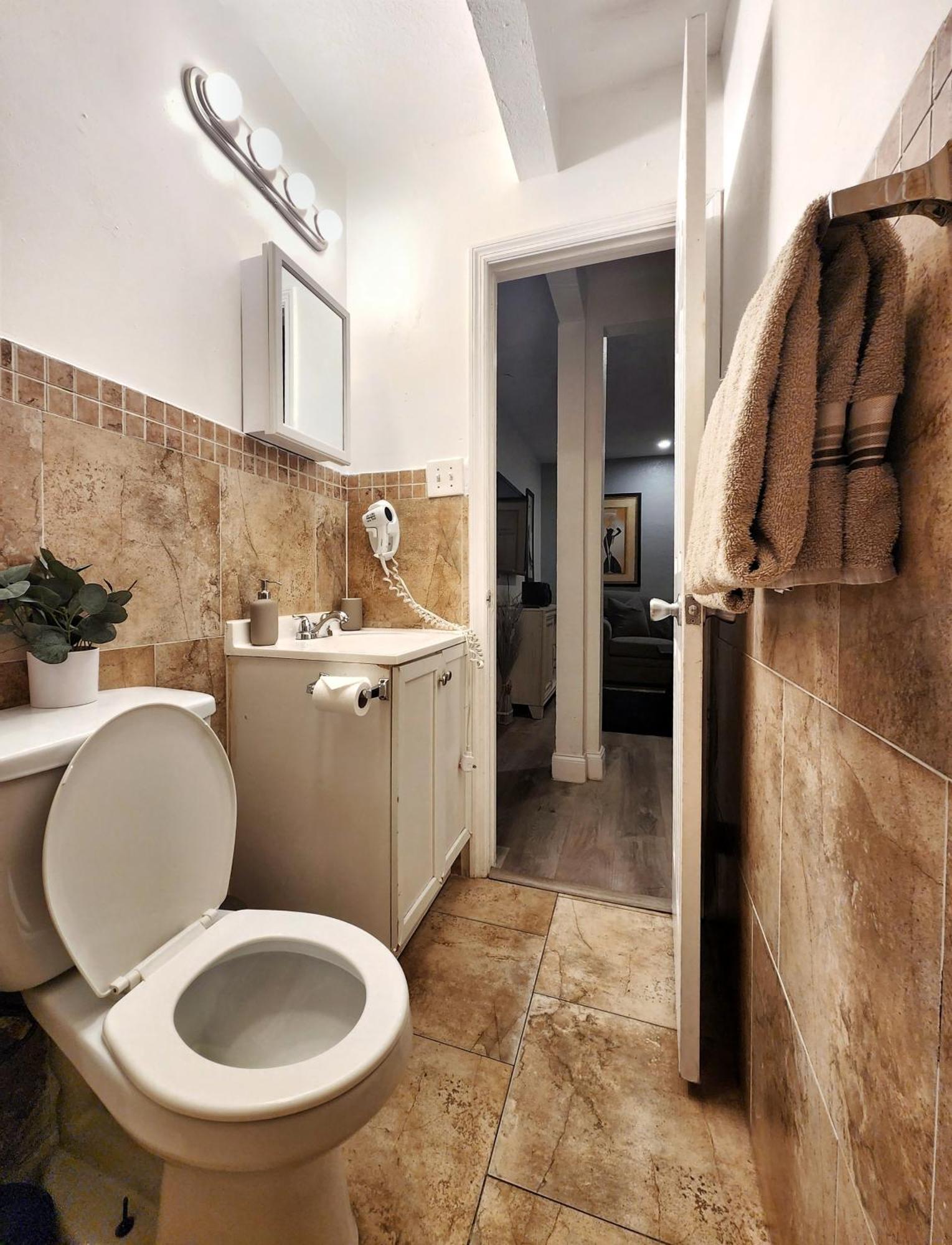 Center Proximity With Heated Pool Fort Lauderdale
