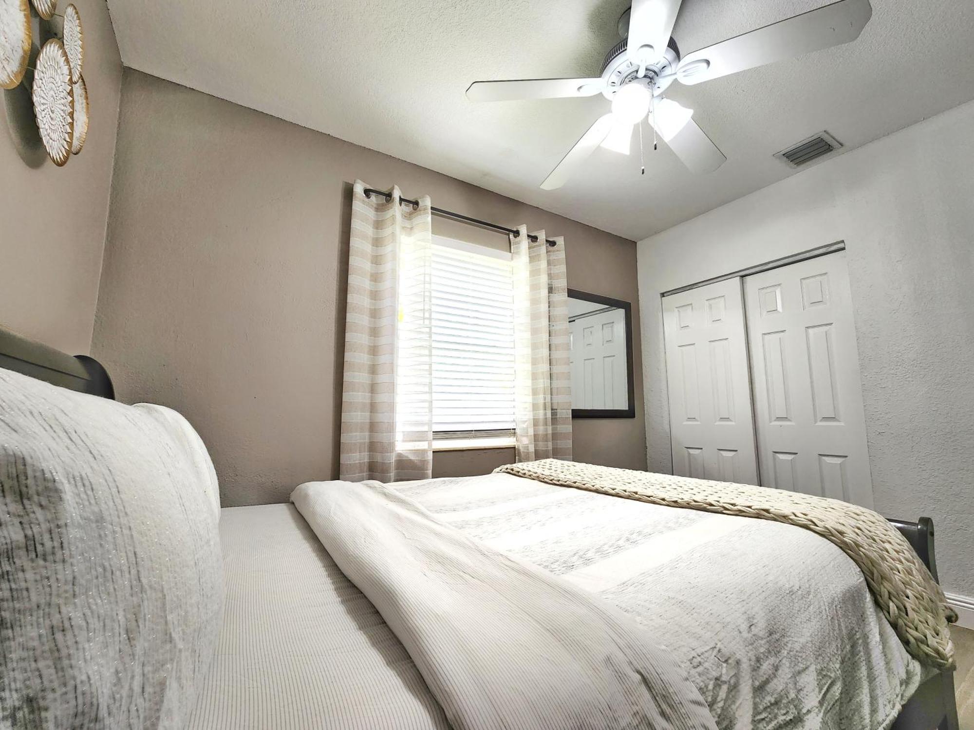 Center Proximity With Heated Pool Holiday home