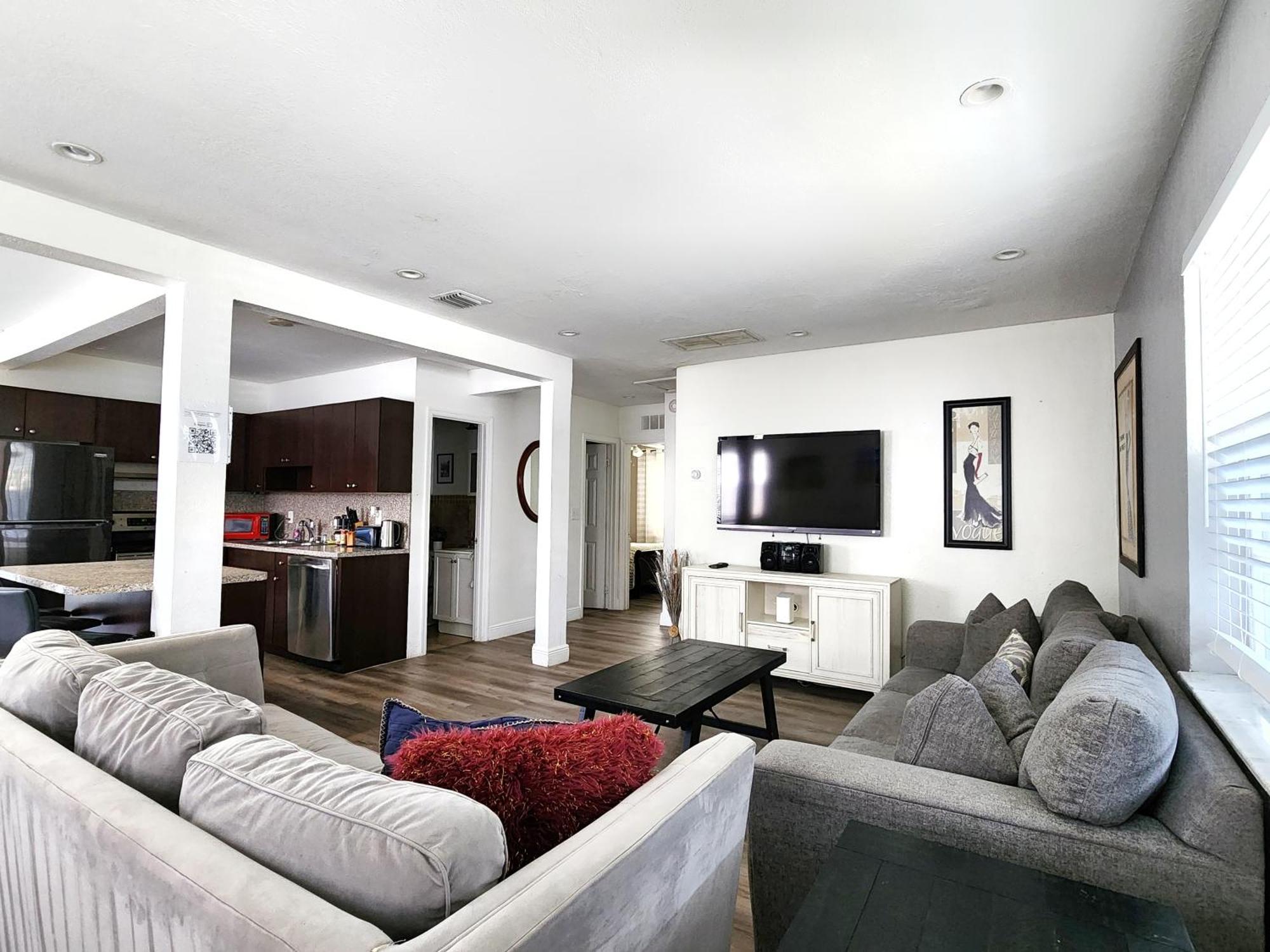Holiday home Center Proximity With Heated Pool