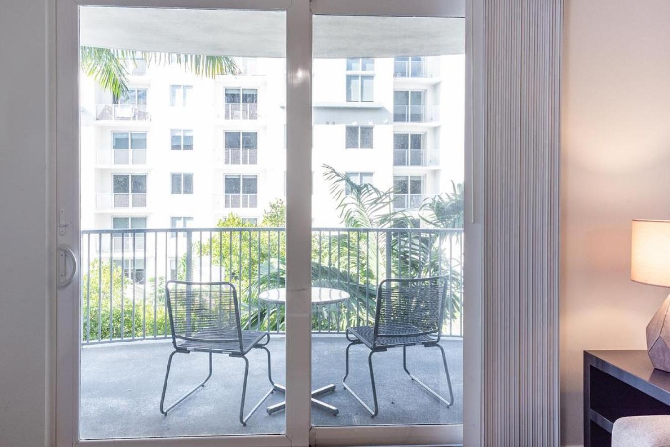 Landing Modern With Amazing Amenities Apartment