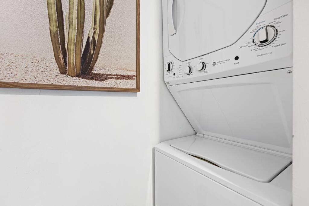 Charming Near Olas Blvd Apartment *