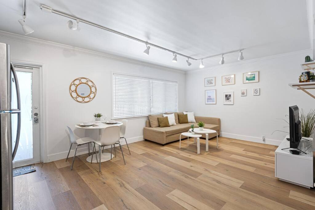 Charming Near Olas Blvd Apartment *
