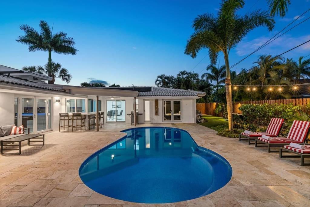 Holiday home Luxury Kitchen Heated Pool Pool Table Bikes *