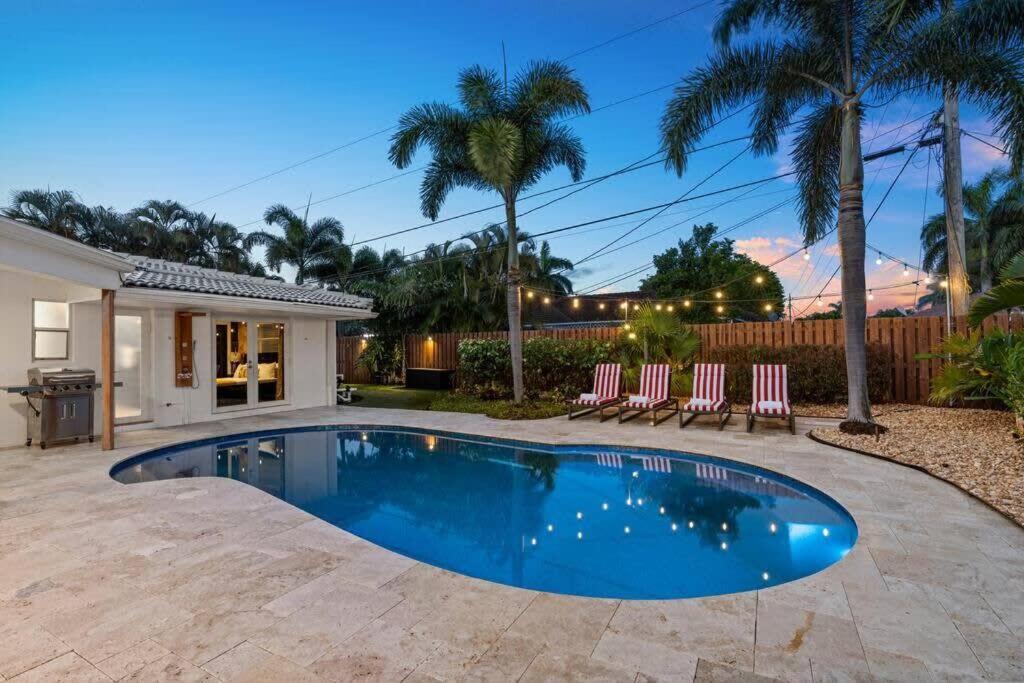 Luxury Kitchen Heated Pool Pool Table Bikes Fort Lauderdale