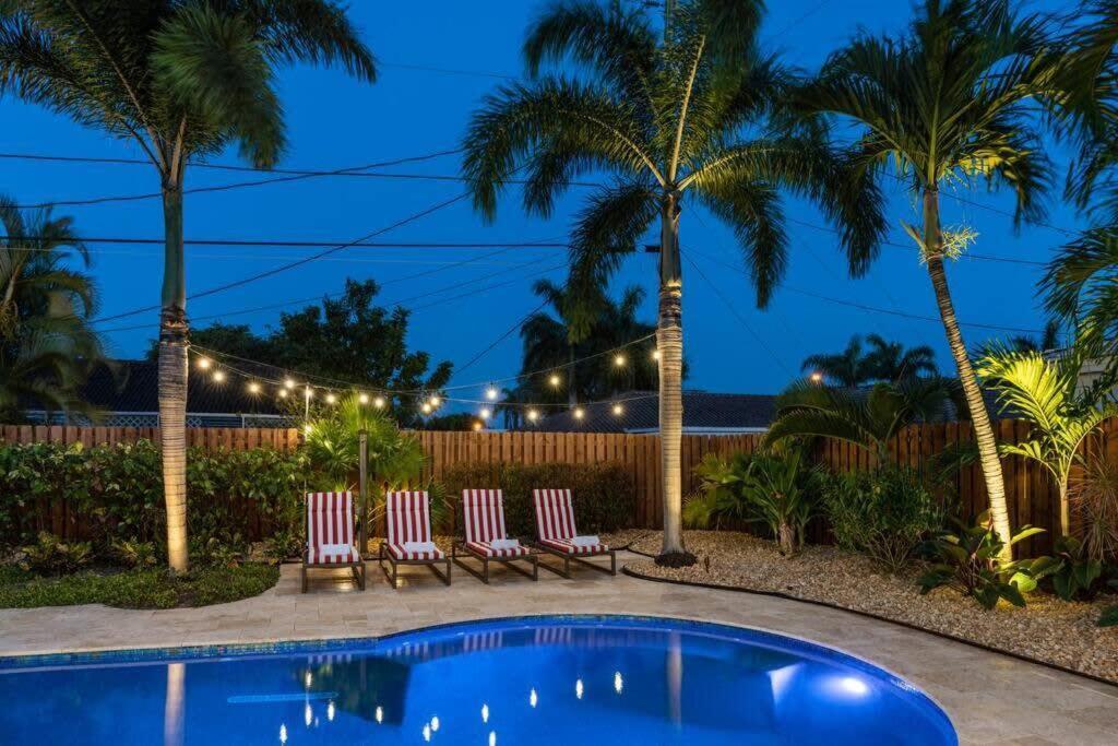 Luxury Kitchen Heated Pool Pool Table Bikes *