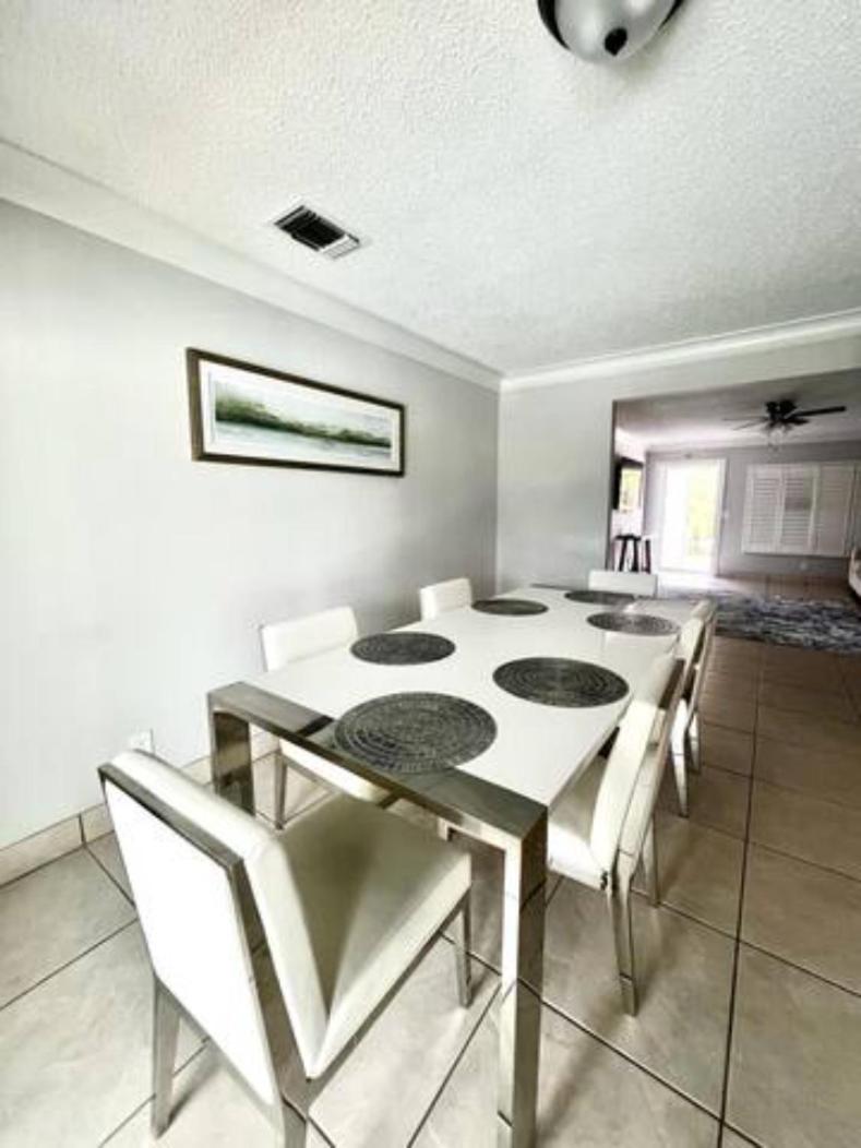 Seven Heaven Lauderdale - 3 Dorms & Heated Pool