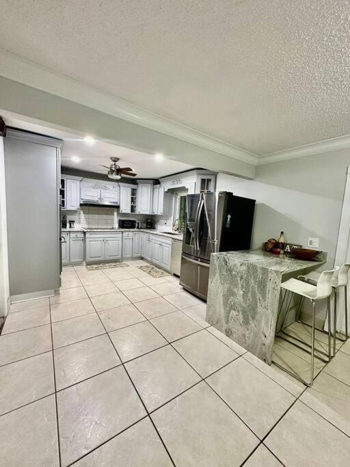 Seven Heaven Lauderdale - 3 Dorms & Heated Pool Holiday home