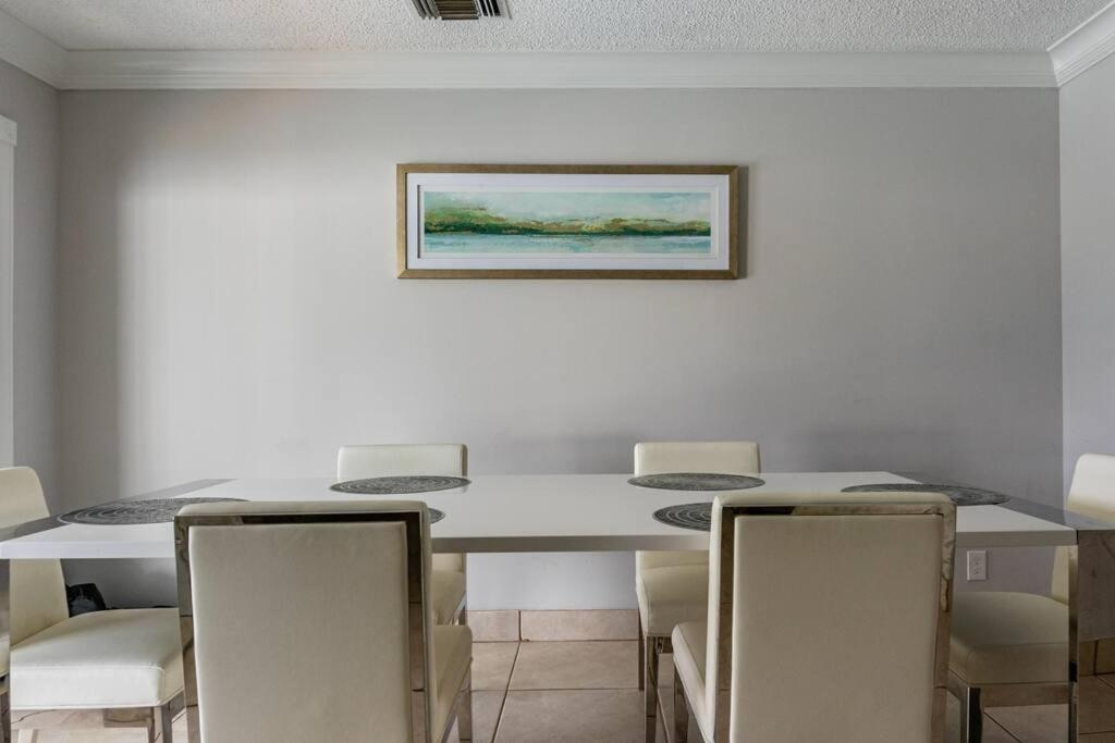 Seven Heaven Lauderdale - 3 Dorms & Heated Pool *