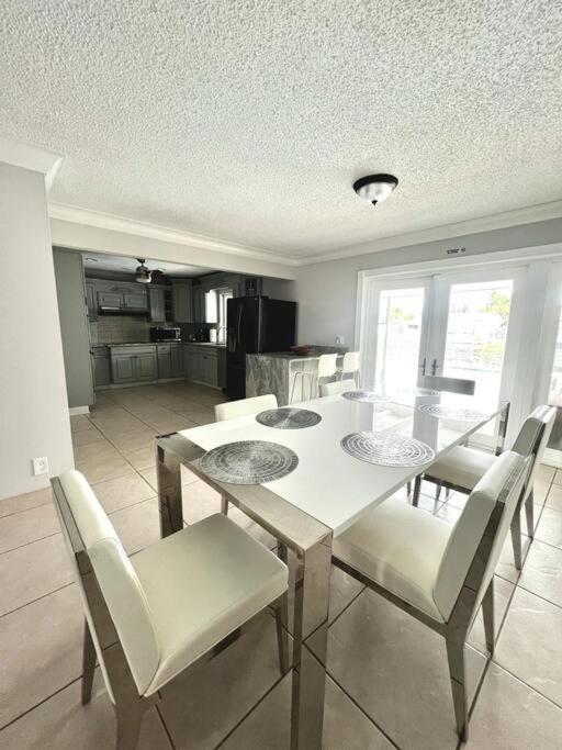 Seven Heaven Lauderdale - 3 Dorms & Heated Pool Holiday home Fort Lauderdale