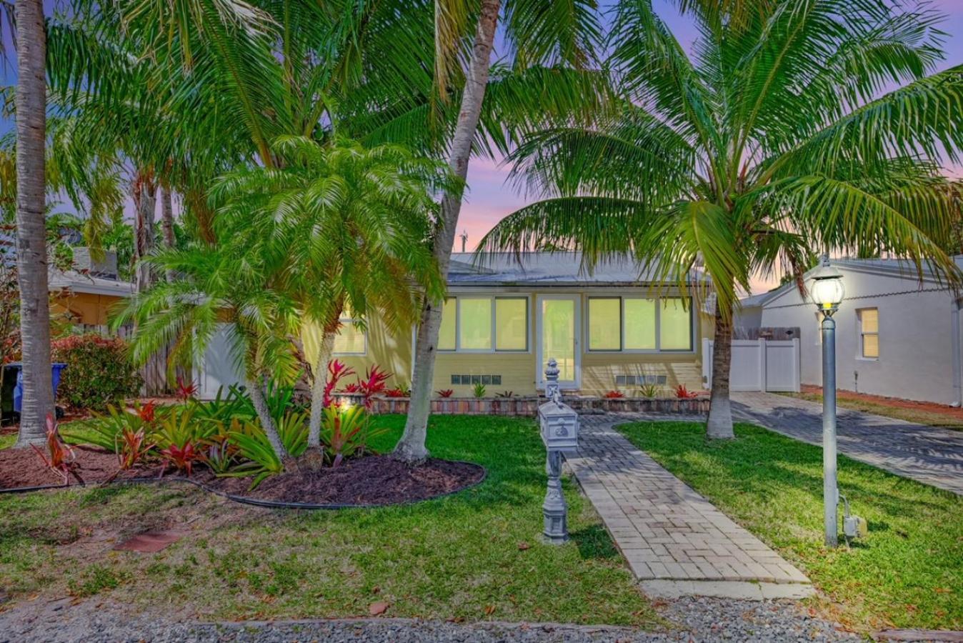 Charming 3br Pool And Hot Tub Ftl Gateaway Holiday home