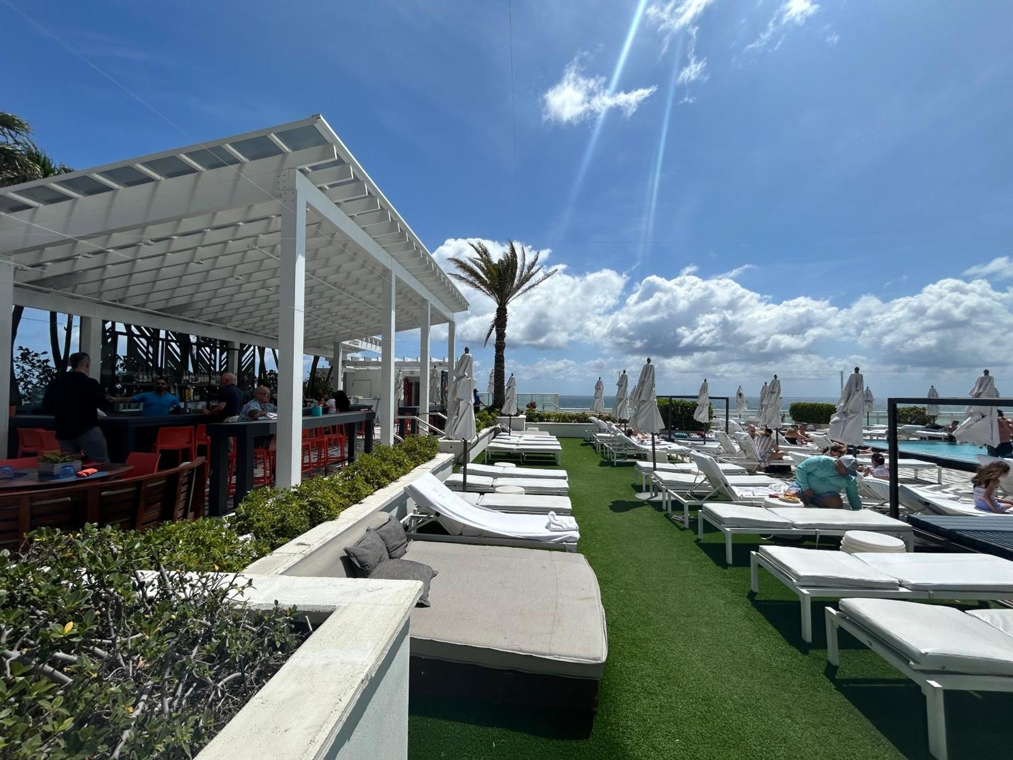 Beachfront-spacious W Aparthotel Fort Lauderdale