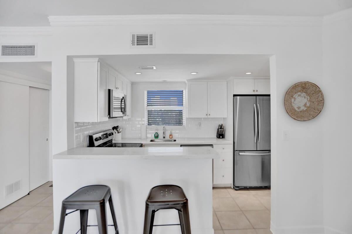 Lauderdale Yacht & Club 412 Apartment *