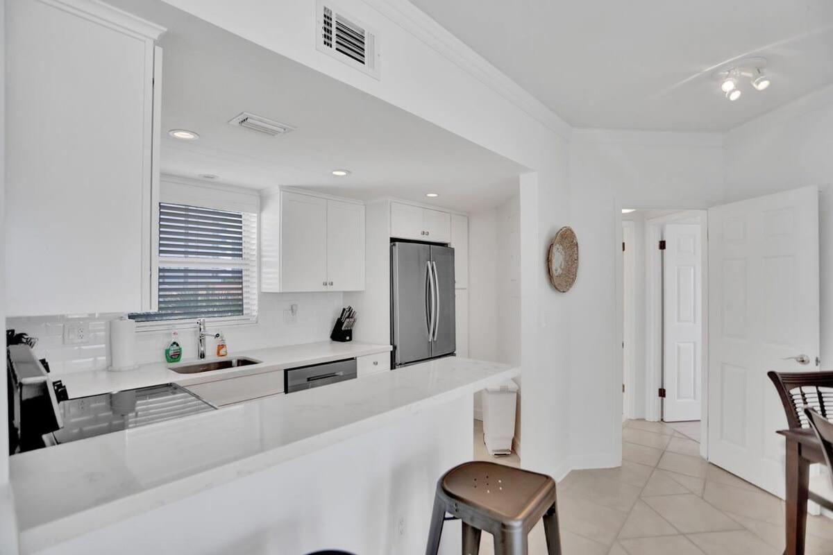 Lauderdale Yacht & Club 412