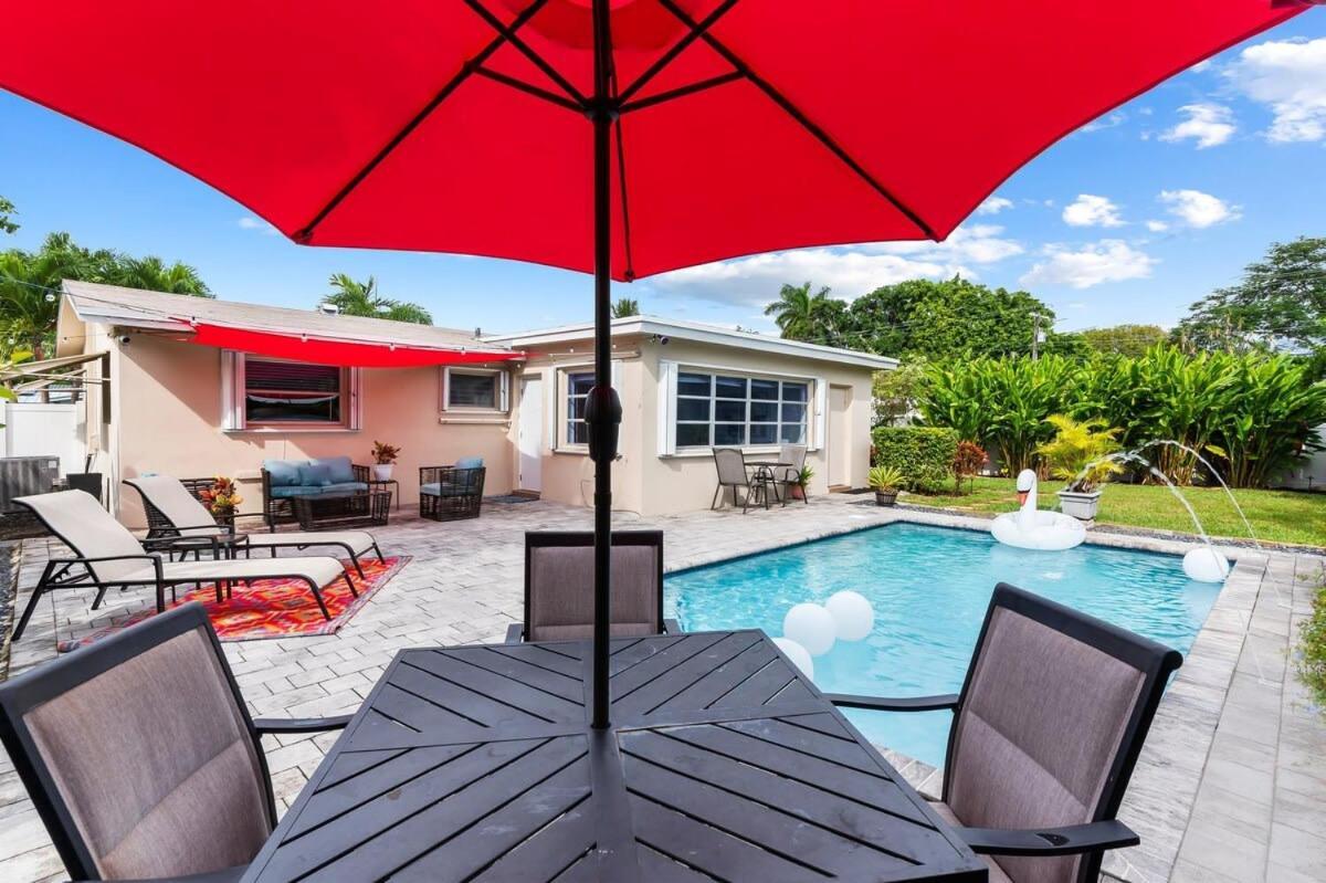 Heated Pool Oasis Holiday home