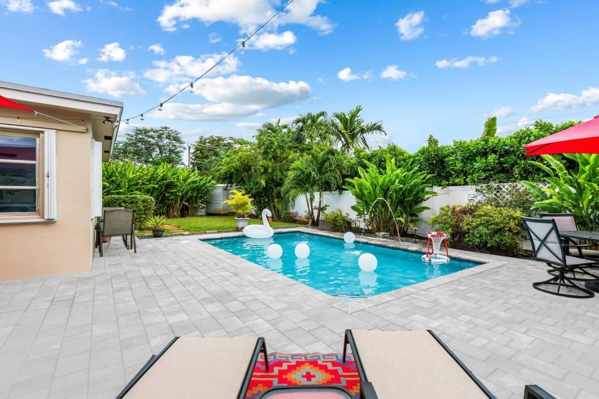 Heated Pool Oasis Holiday home