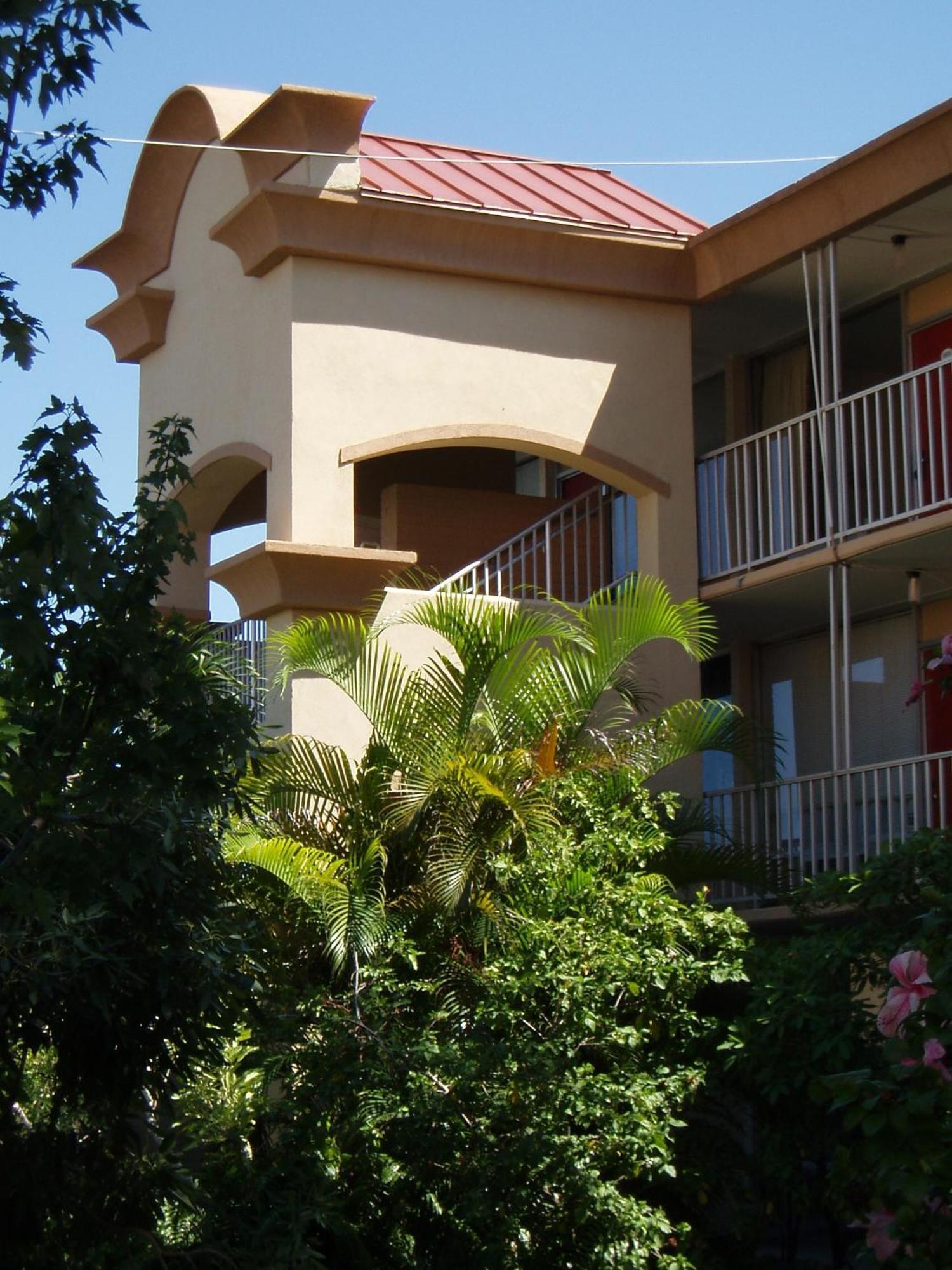 Hotel Red Carpet Airport Lauderdale 2*