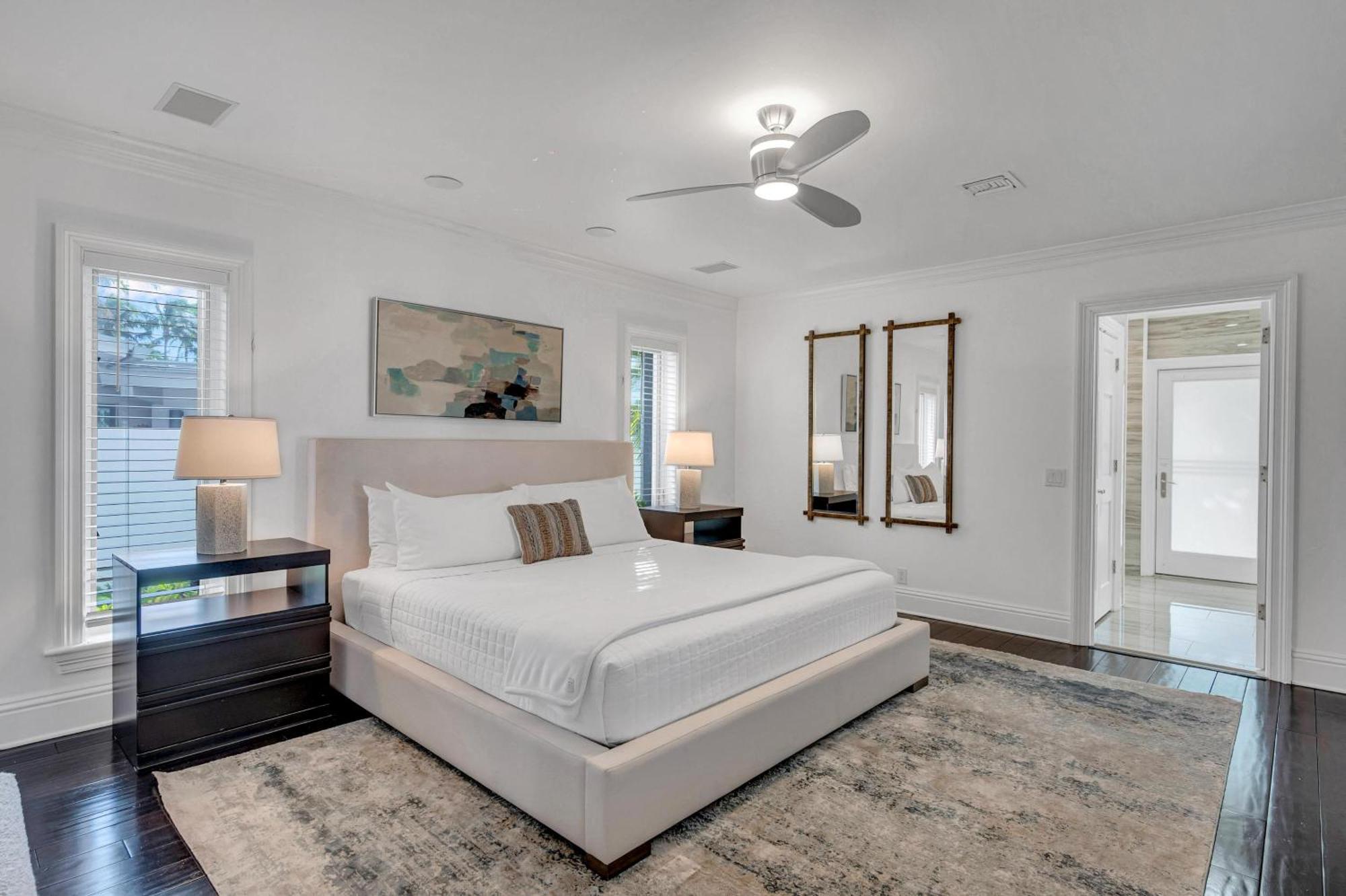 Private Neighborhood Heated Pool Lush Surroundings Harbor Key Resldences Fort Lauderdale