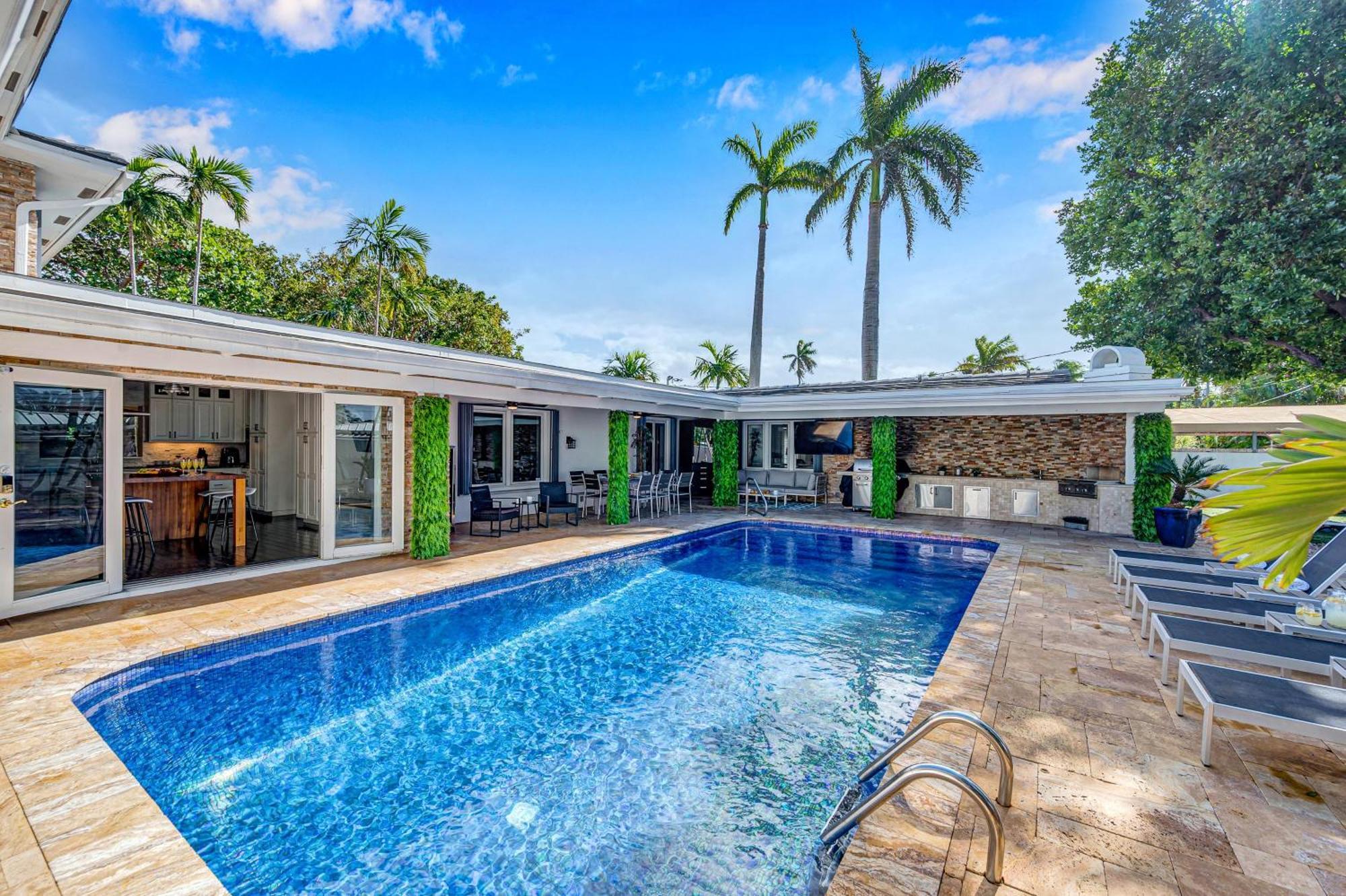 Holiday home Private Neighborhood Heated Pool Lush Surroundings Harbor Key Resldences *
