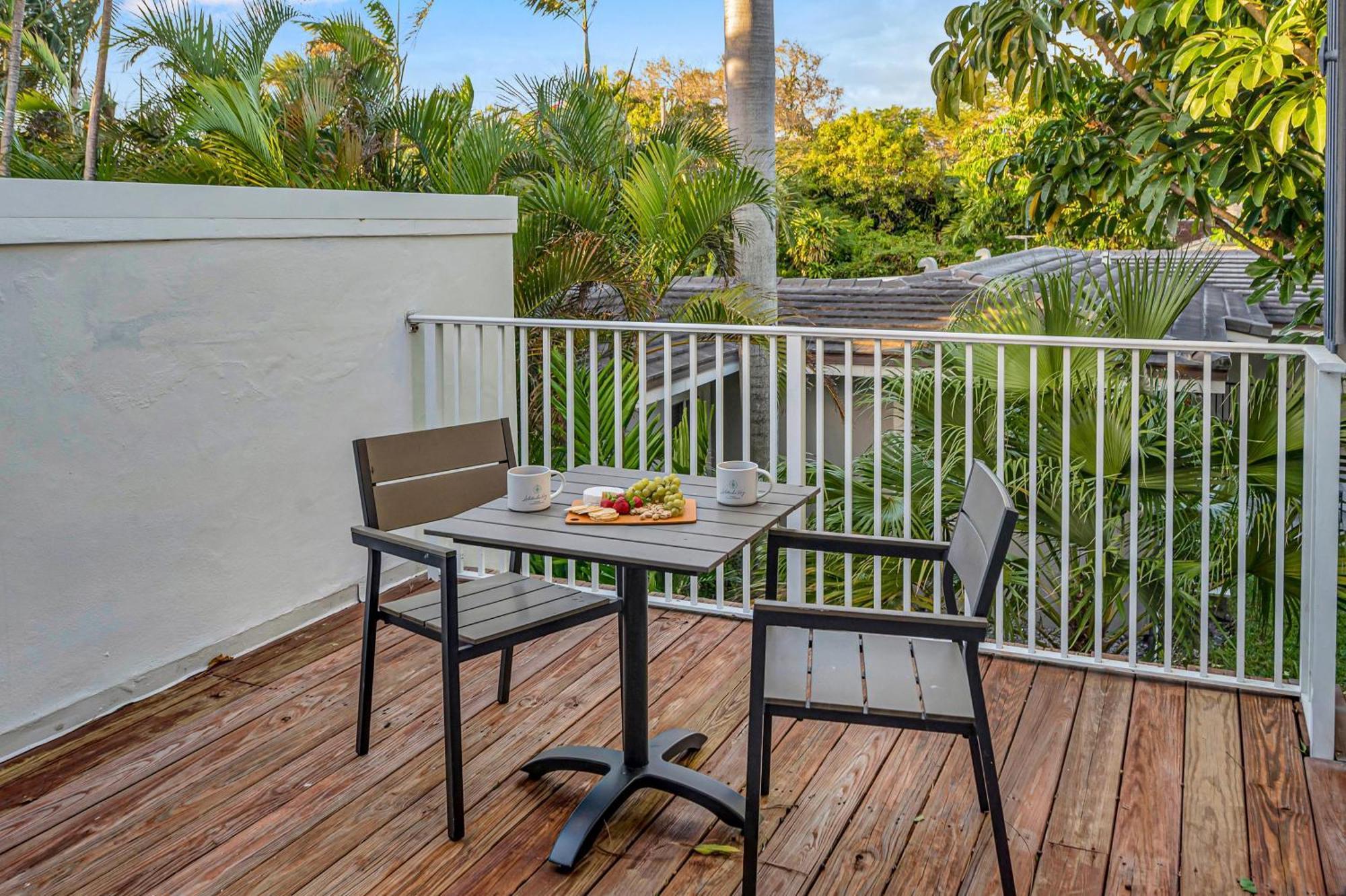 Holiday home Private Neighborhood Heated Pool Lush Surroundings Harbor Key Resldences Fort Lauderdale