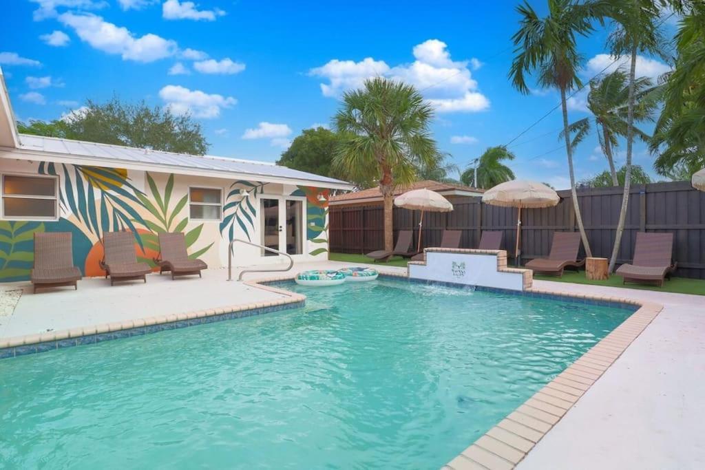 Havana Haven By Bk - Family Friendly - Close To - Large Heated Pool - 4 Beds - Sleeps 8 *